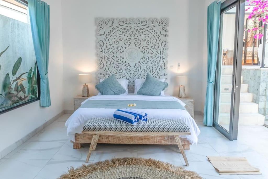 Villa Hakem Elegant And Modern 4 Bedrooms Villa Pool View Canggu  Bagian luar foto
