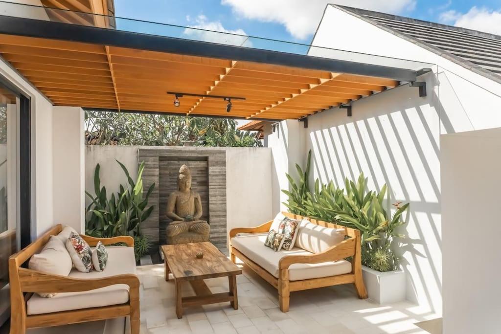 Villa Hakem Elegant And Modern 4 Bedrooms Villa Pool View Canggu  Bagian luar foto