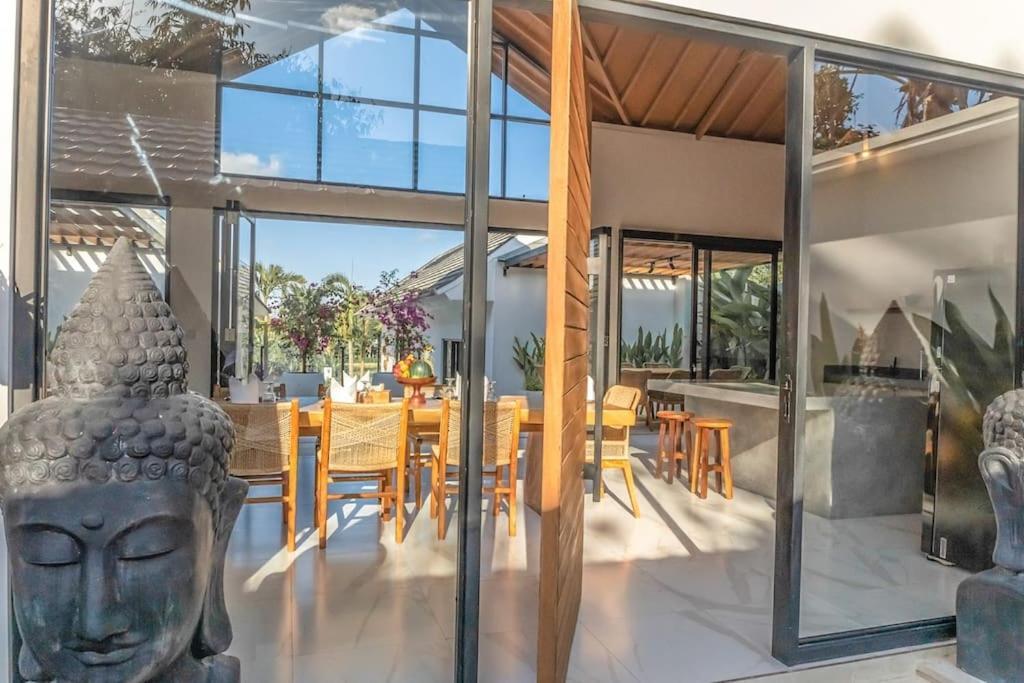 Villa Hakem Elegant And Modern 4 Bedrooms Villa Pool View Canggu  Bagian luar foto