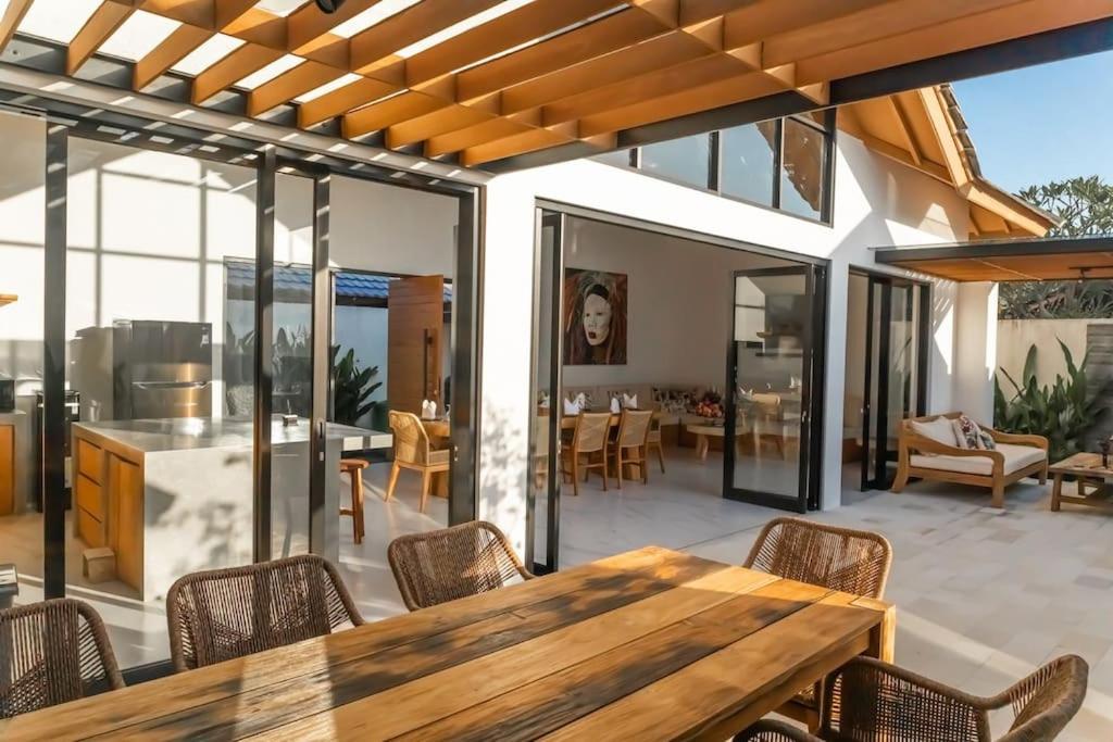 Villa Hakem Elegant And Modern 4 Bedrooms Villa Pool View Canggu  Bagian luar foto
