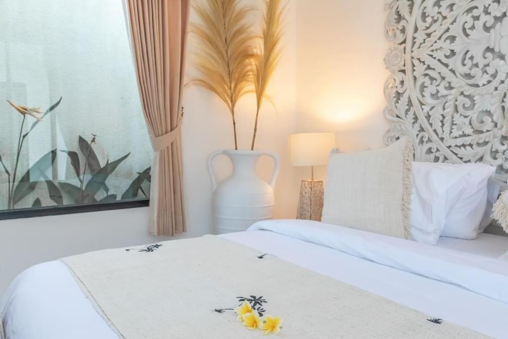 Villa Hakem Elegant And Modern 4 Bedrooms Villa Pool View Canggu  Bagian luar foto