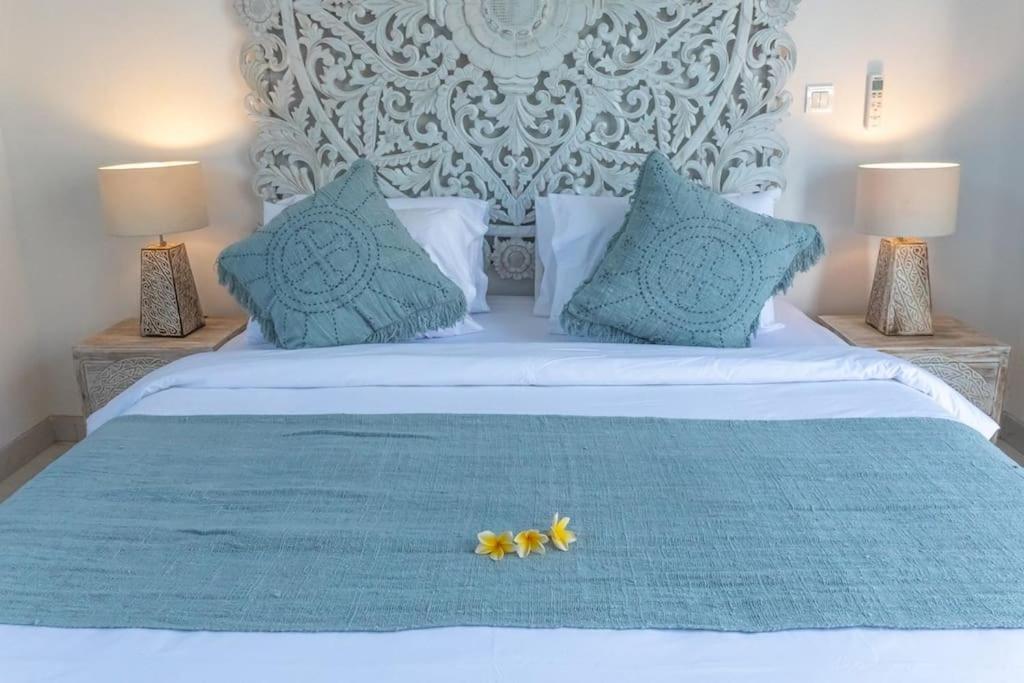 Villa Hakem Elegant And Modern 4 Bedrooms Villa Pool View Canggu  Bagian luar foto