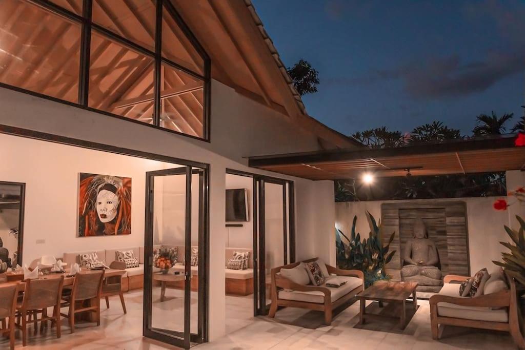Villa Hakem Elegant And Modern 4 Bedrooms Villa Pool View Canggu  Bagian luar foto